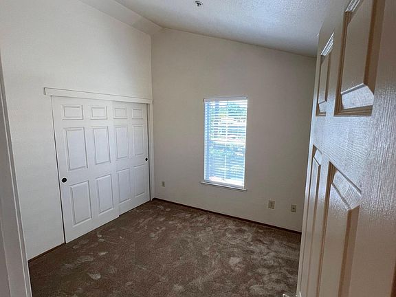 4th image of 4319 Railroad Ave APT 18