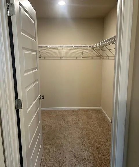 1718 Calgary Dr W — Photo 18