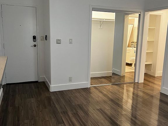 2nd image of 250 S Kenmore Ave APT 103