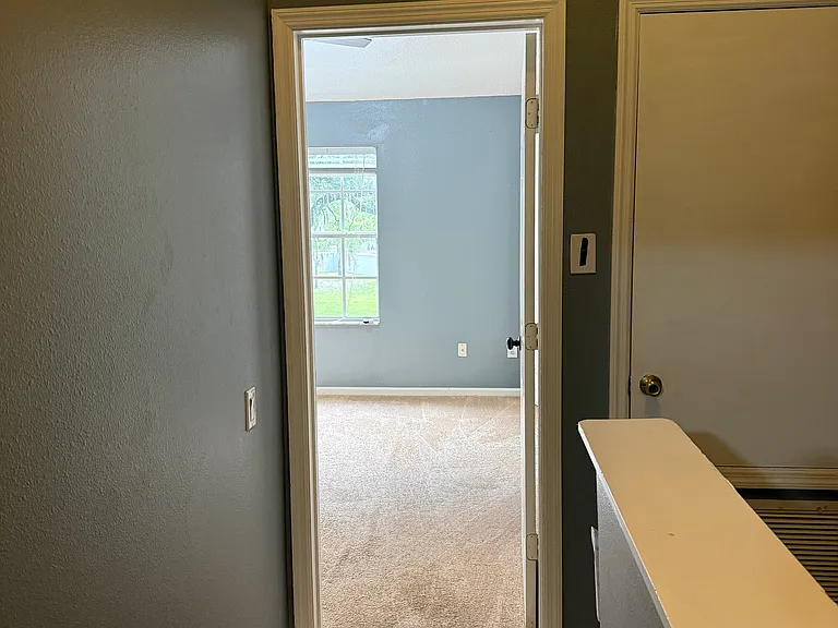 1090 Vineland Pl — Photo 14