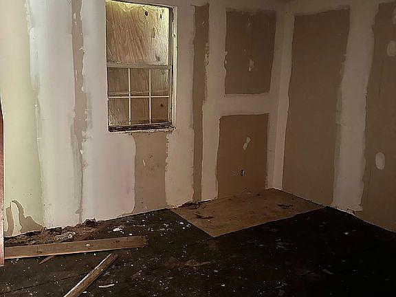 4th image of 1413 Greenwood St