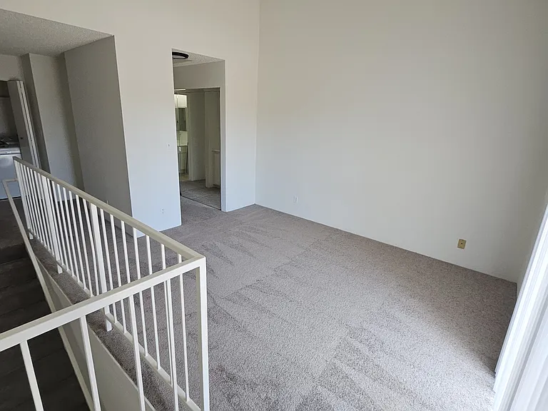 1140 Belmont Ave #4 — Photo 8