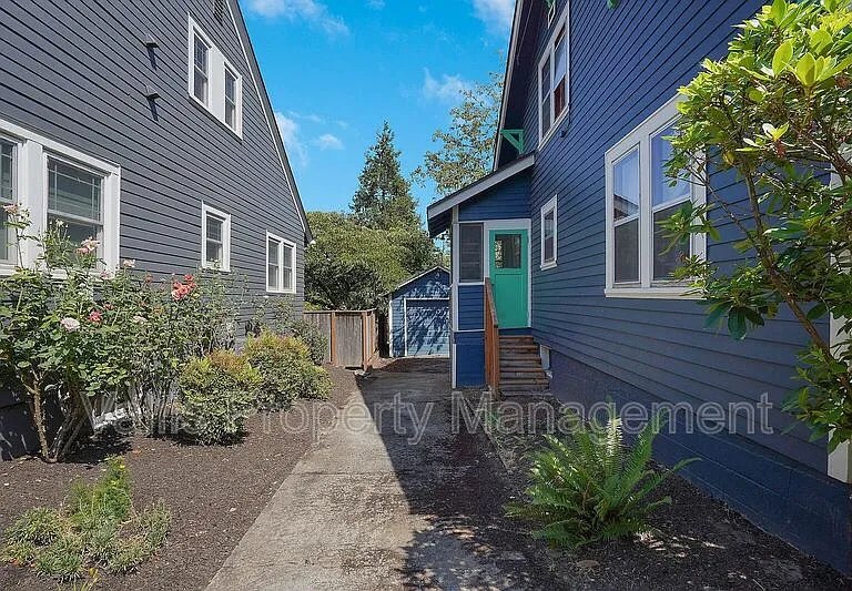 1760 Winter St SE — Photo 18