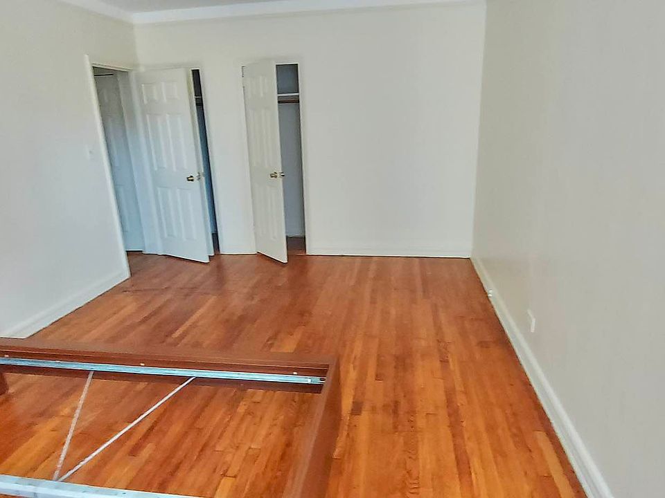 2nd image of 55 Parade Pl APT E2