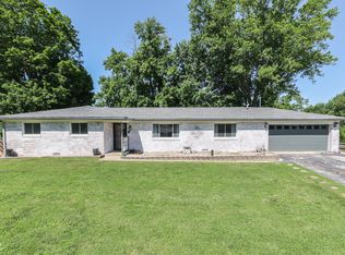8390 Locust Dr, Martinsville, IN