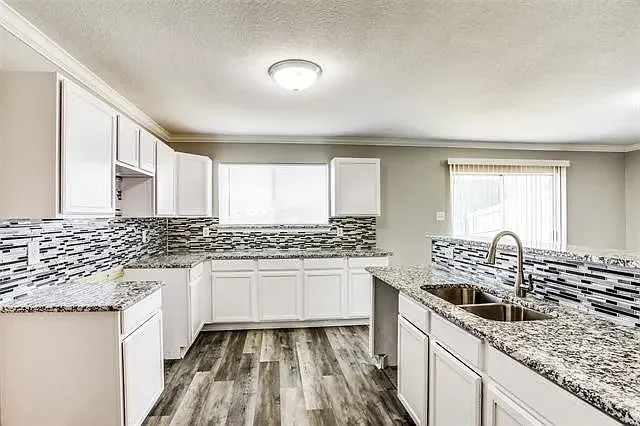 1704 Morrison Dr — Photo 6
