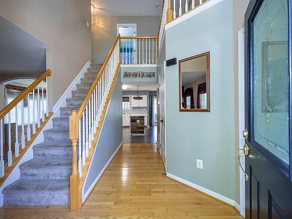 3rd image of 740 Hickory Limb Cir