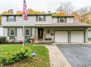 42 Pine Tree Ln, Rochester, NY 14617