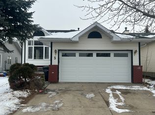5 Jefferson Rd NW, Edmonton, AB T6L 6M1