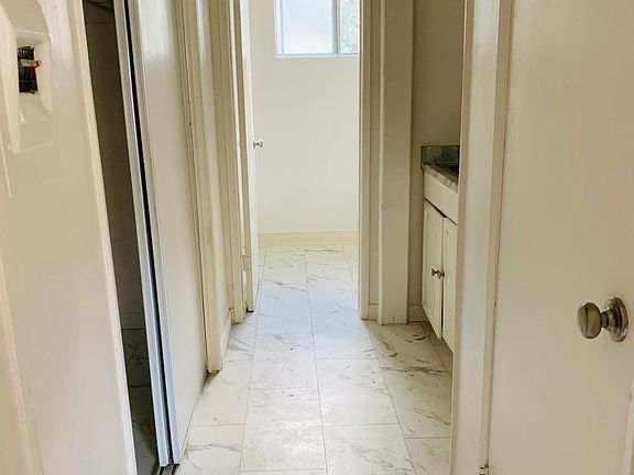 4th image of 18400 Napa St #7