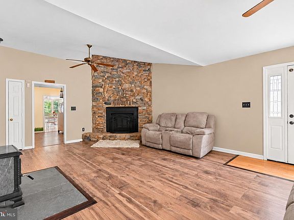5th image of 58 Branchy Rd