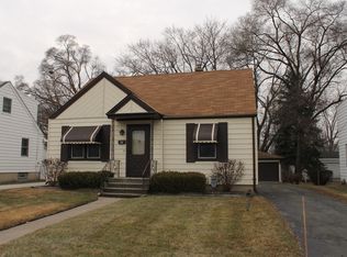 164 N Lincoln Ave, Mundelein, IL 60060