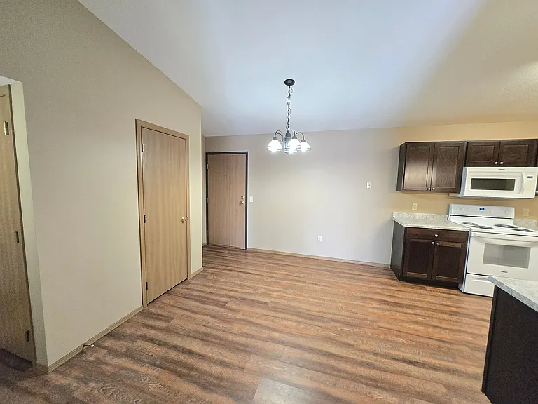Christopher Place Apartments — Photo 11