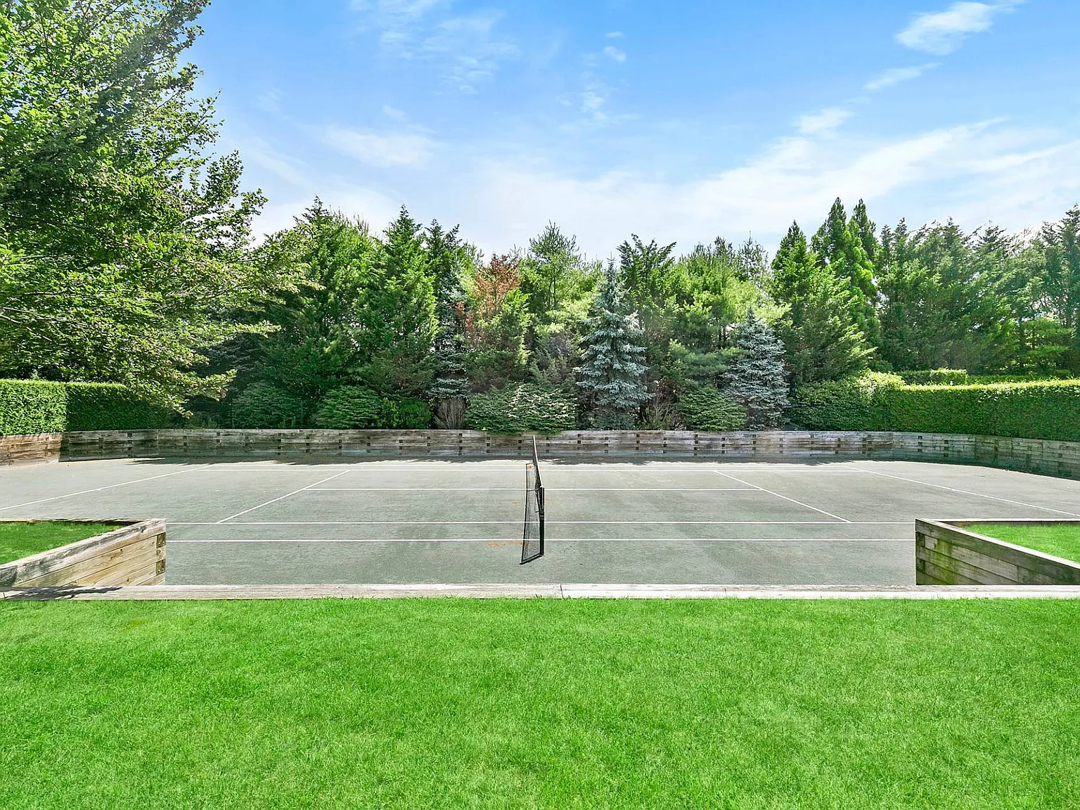 Welcome to 7 Cameron Way - A Private Southampton Estate — Photo 4