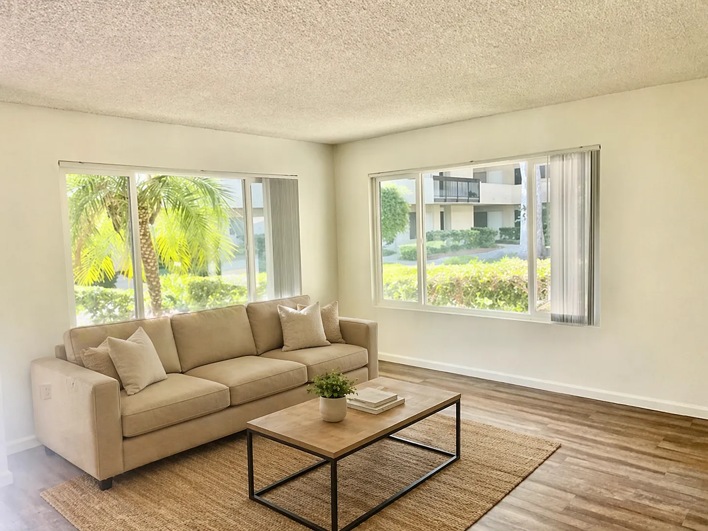 2 bed, 940 sqft, $2,795 — Photo 1