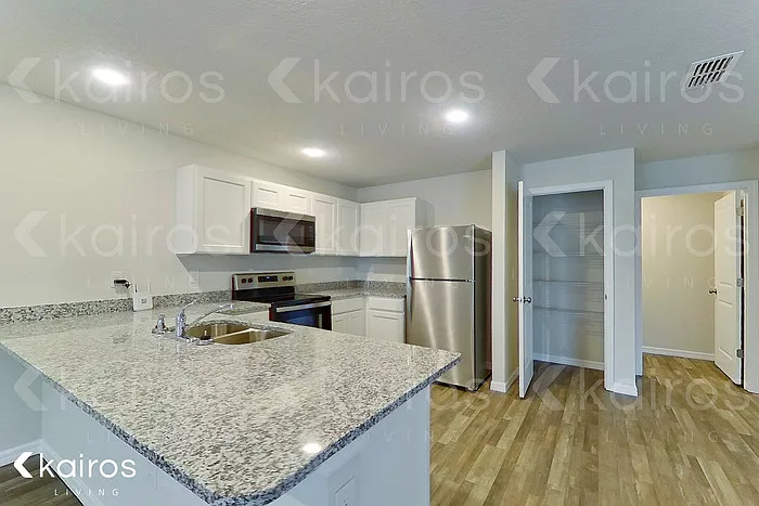 3 bed, 2.0 bath, 1477 sqft, $1,715 — Photo 4