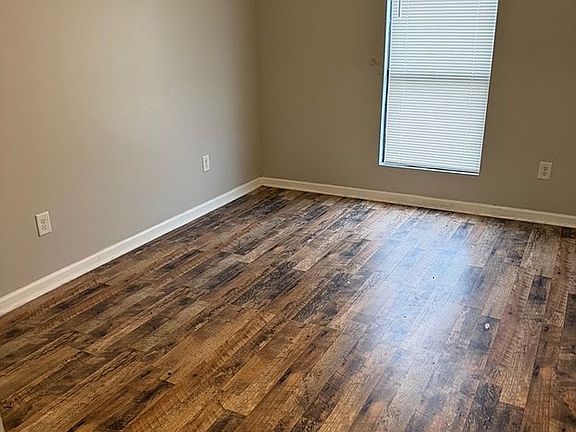3rd image of 270 Tampa Dr