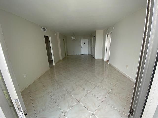 1st image of 4101 Pine Tree Dr APT 1401