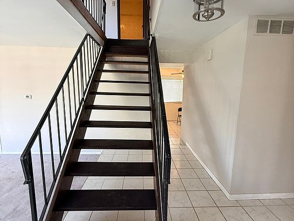 4th image of 375 Longford Dr