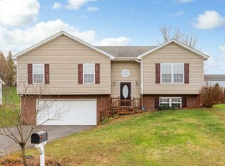 804 Crabtree Cres, Staunton, VA 24401