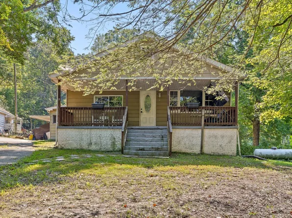 1220 Debbie Ln, Hixson, TN 37343