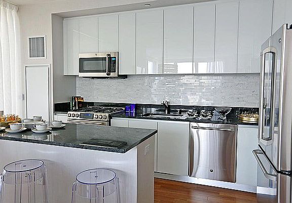 3rd image of 160 W 62nd St APT 47A