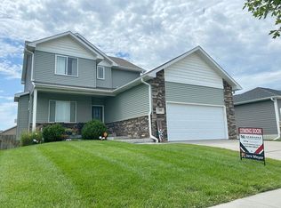 7389 Yankee Woods Dr, Lincoln, NE 68516