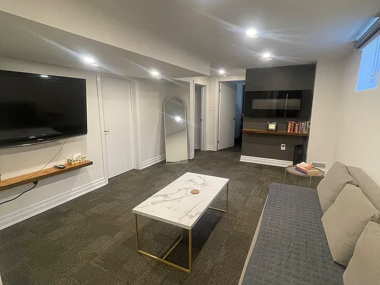 32 Slater Cres — Photo 10