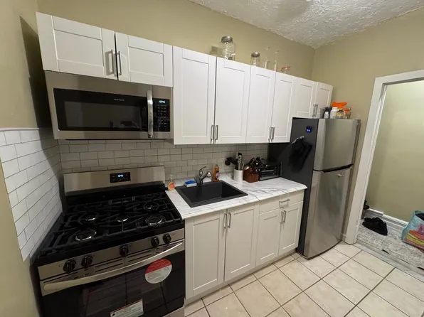 45-05 Ditmars Boulevard 1 image 2 of 6