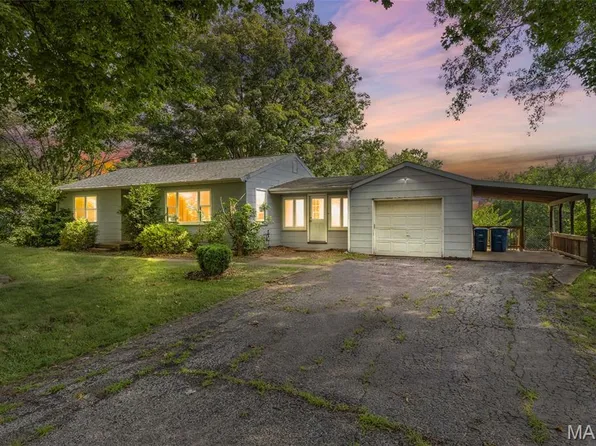 3611 Navajo Dr, Saint Louis, MO 63125