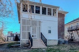 3rd image of 101-702 E High St #101