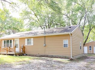 50 Circle Dr, Windsor, MO 65360