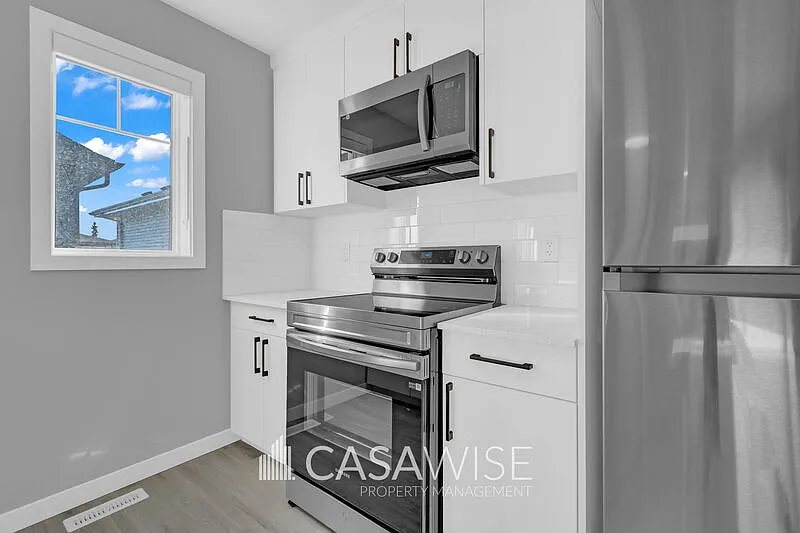 2 bed, 1.0 bath, 619 sqft, $1,400 — Photo 2