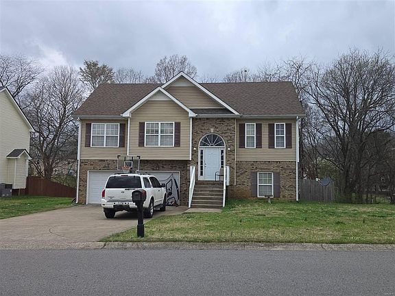 2nd image of 1388 Ambleside Dr
