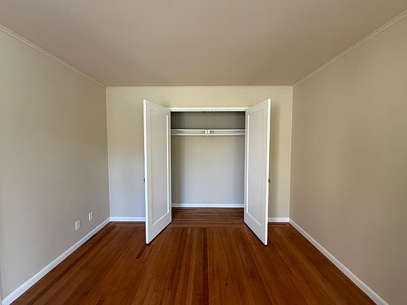 3rd image of 820 Winchester Dr APT 1