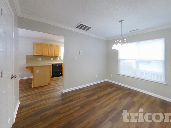 4th image of 445 Amir Cir