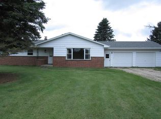 8291 Kettle View Dr, Kewaskum, WI 53040