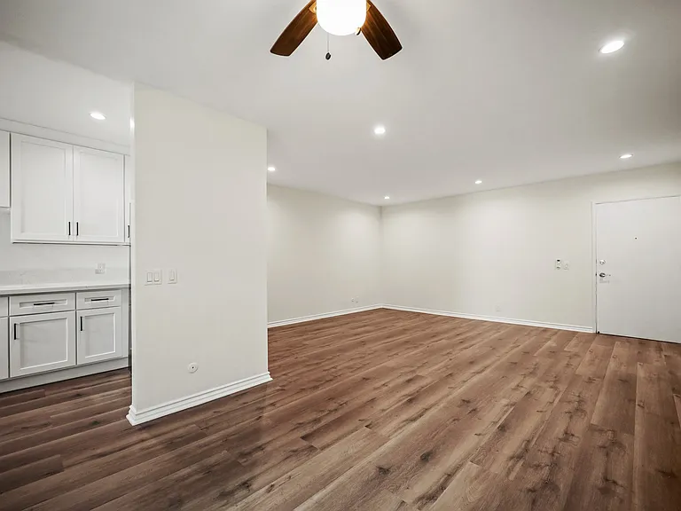 Blackburn Beverly by Wiseman — Photo 99