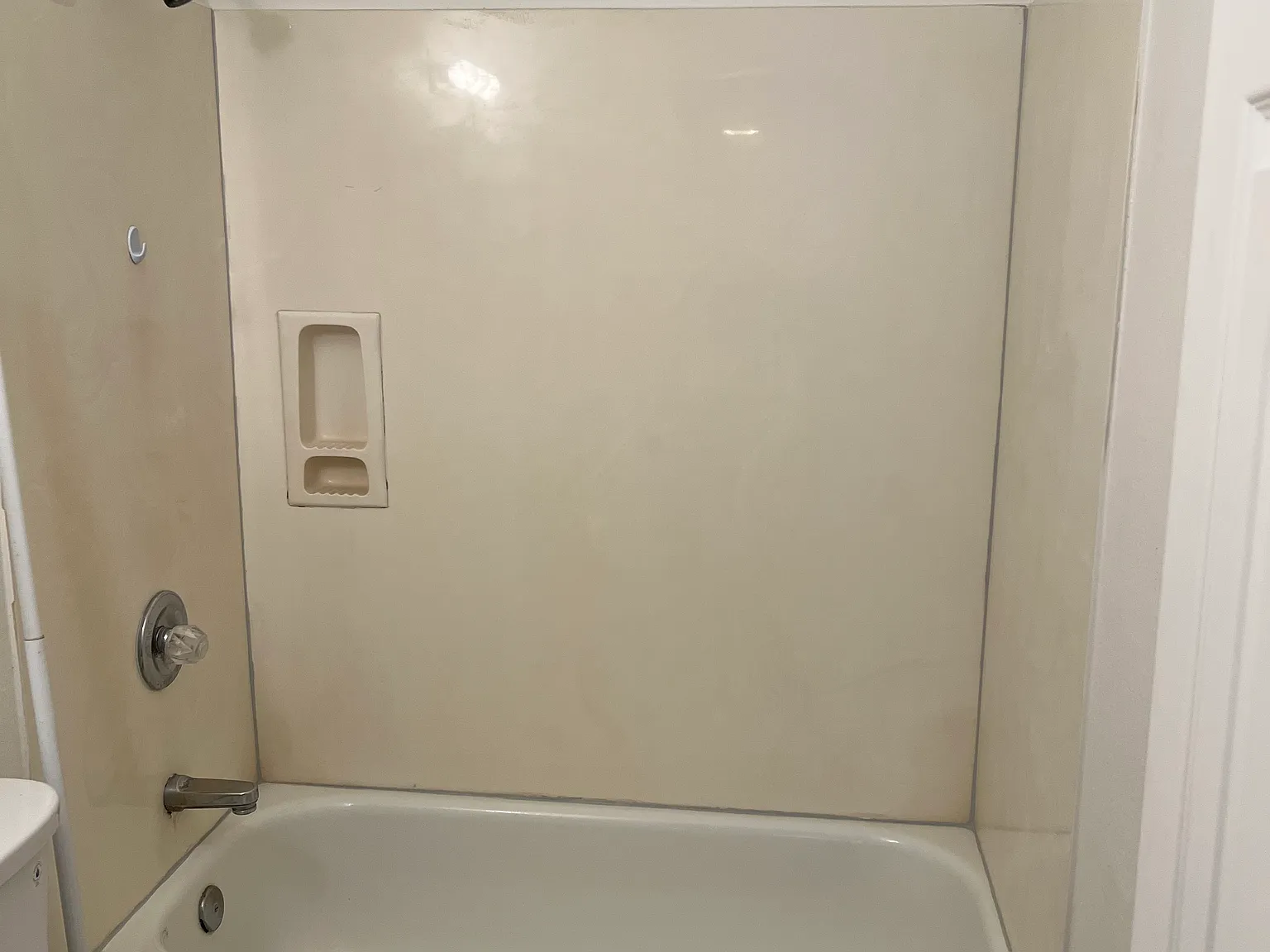 3 bed, 1200 sqft, $1,800 — Photo 4