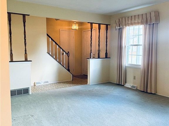 5th image of 3830 Bellwood Dr SE