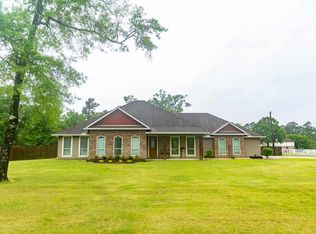109 E Pine Lake Dr, Sour Lake, TX 77659