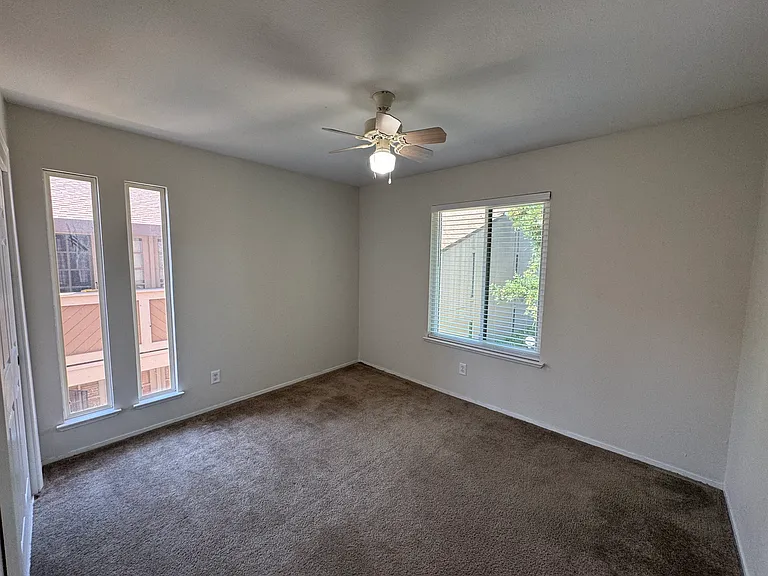 5333 Primrose Dr #34B — Photo 5