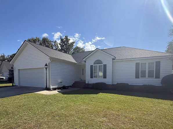 505 Willowlakes Dr, Moncks Corner, SC 29461