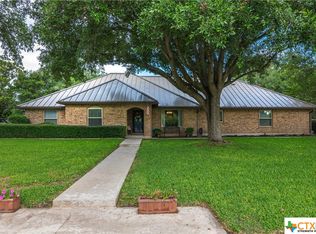 524 Elmwood Dr, Seguin, TX 78155