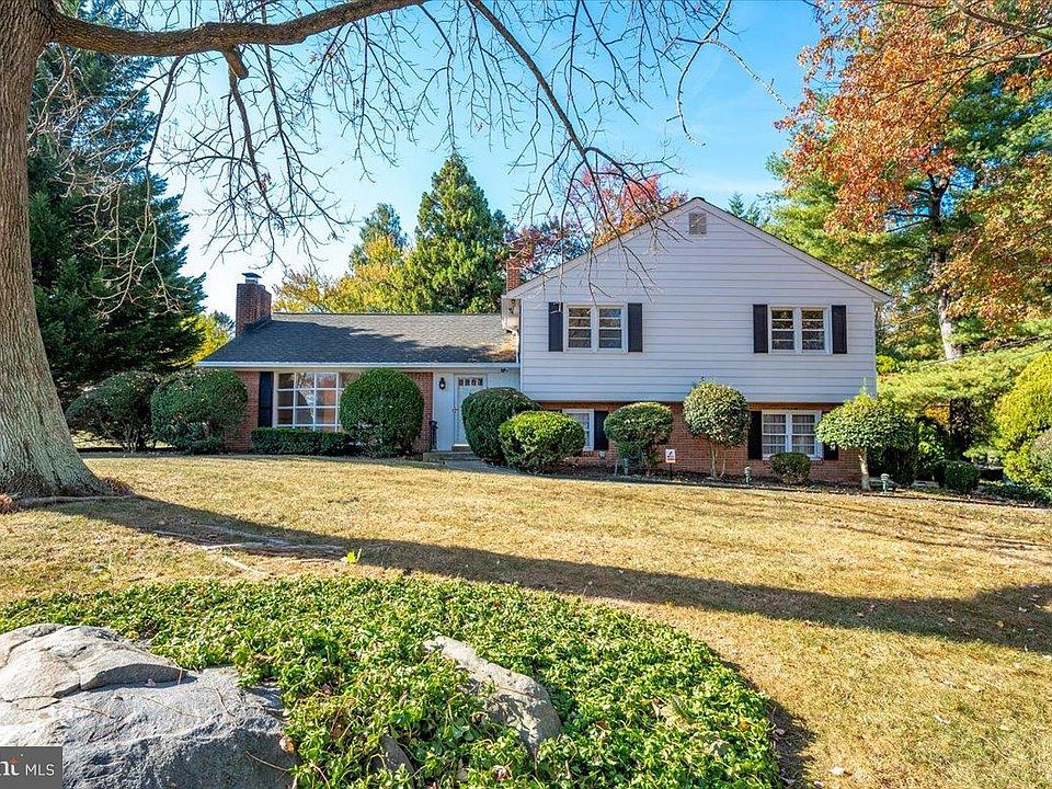 1st image of 2506 Deepwood Dr