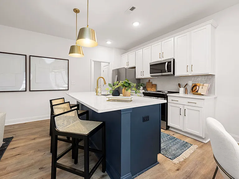 Oak Lake Townhomes — Photo 5