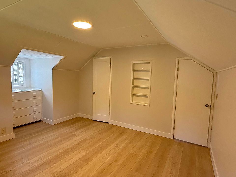 bedroom photo 2