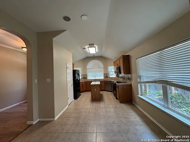 20502 Wild Springs Dr — Photo 8