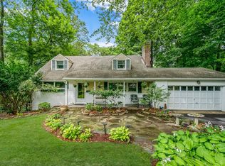 30 Bellaire Dr, Huntington, NY 11743