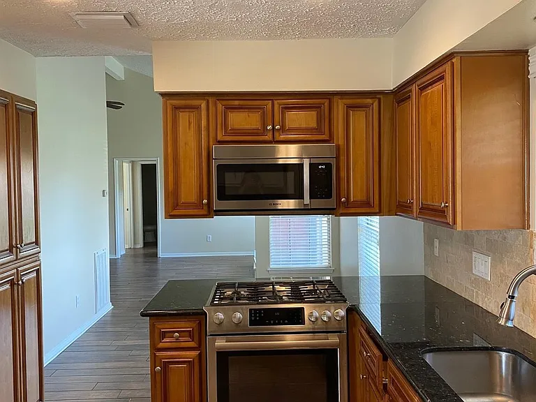 24 Chapparal Ct — Photo 6